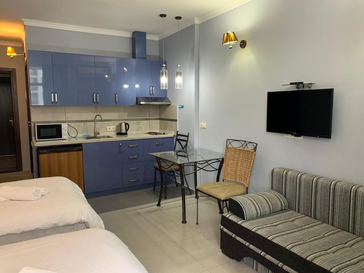 Apart Hotel Luxor Batumi Exterior photo