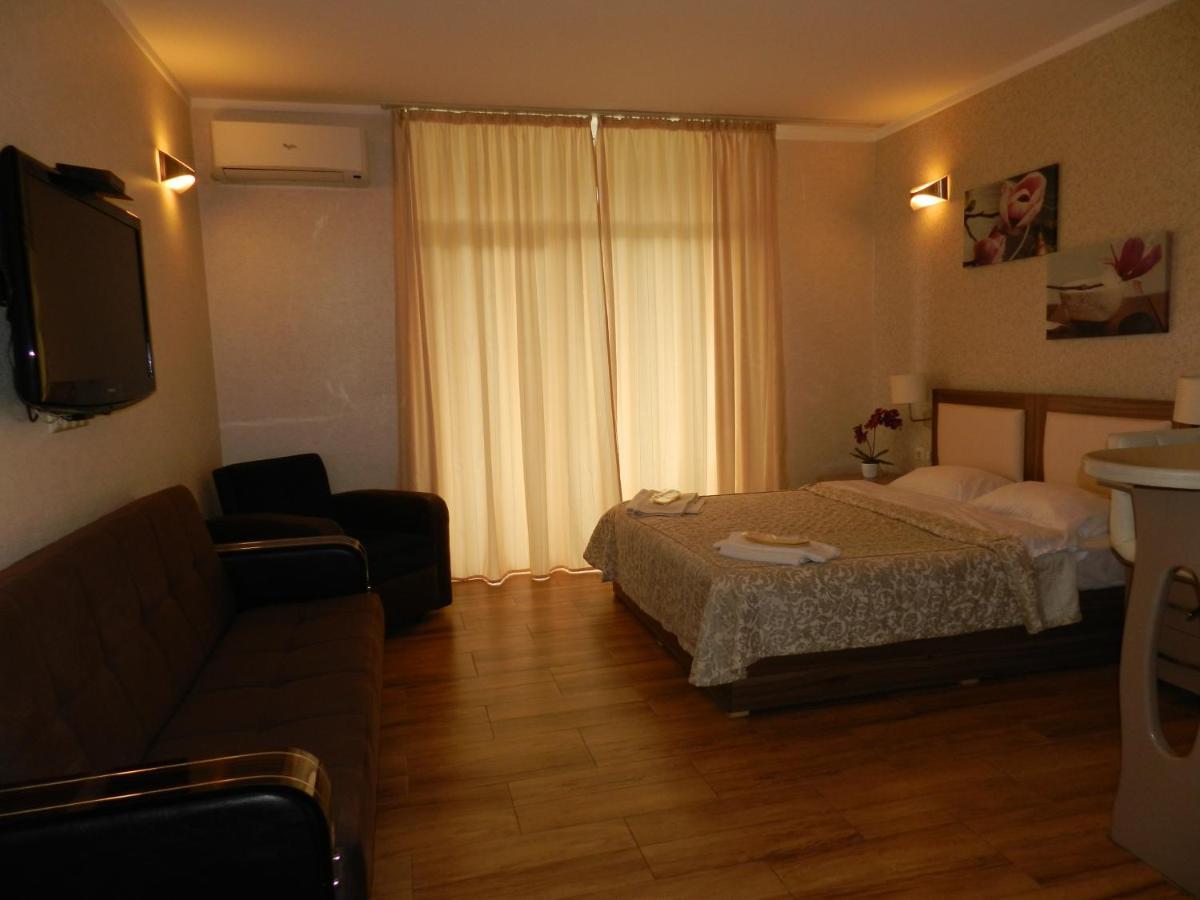 Apart Hotel Luxor Batumi Exterior photo