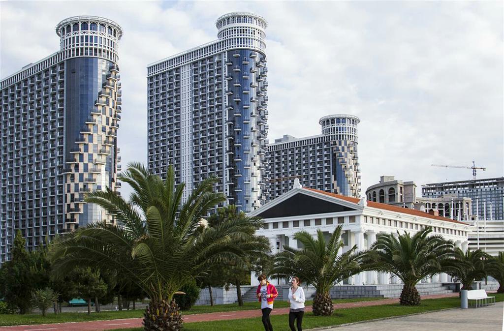 Apart Hotel Luxor Batumi Exterior photo