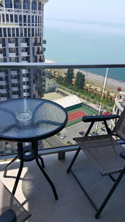 Apart Hotel Luxor Batumi Exterior photo