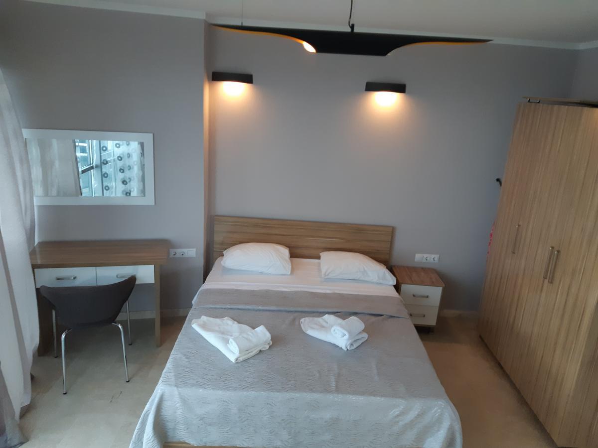 Apart Hotel Luxor Batumi Exterior photo