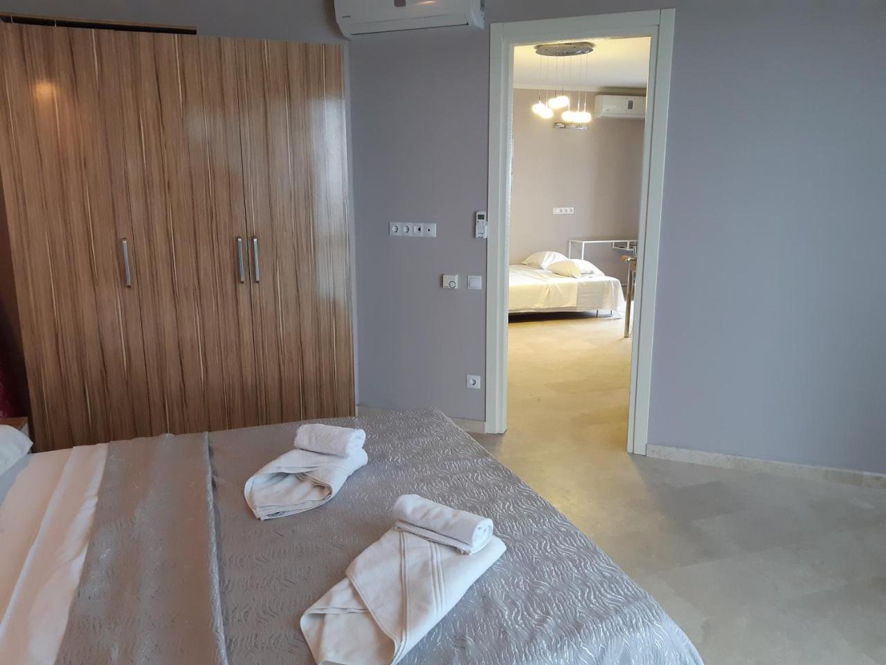 Apart Hotel Luxor Batumi Exterior photo