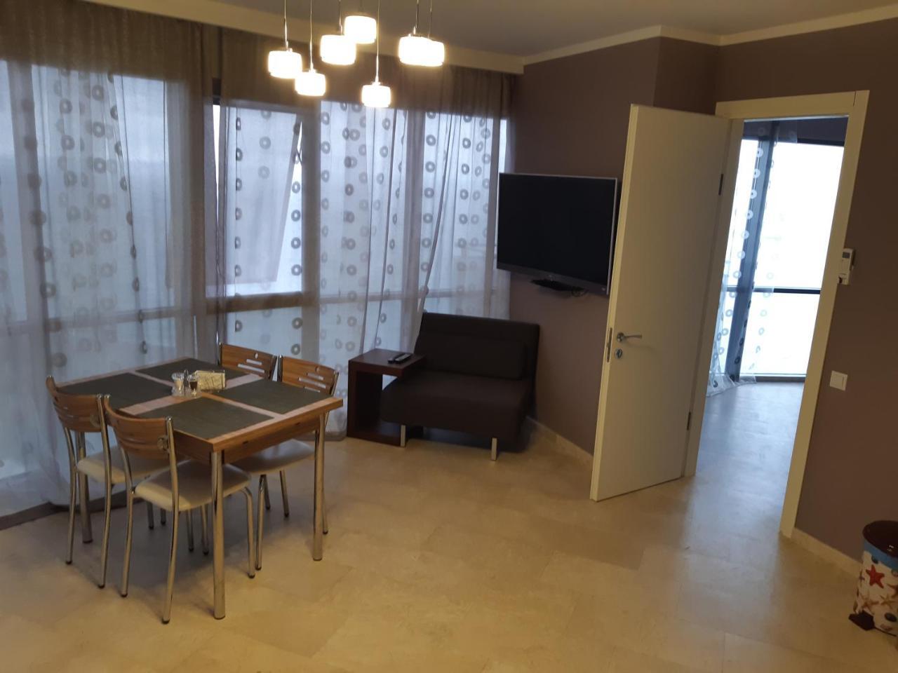 Apart Hotel Luxor Batumi Exterior photo