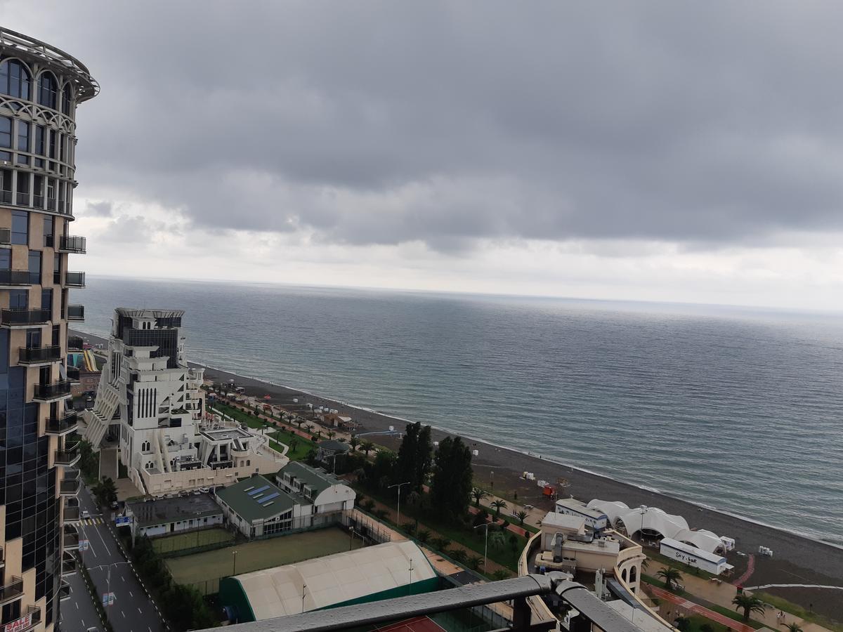 Apart Hotel Luxor Batumi Exterior photo