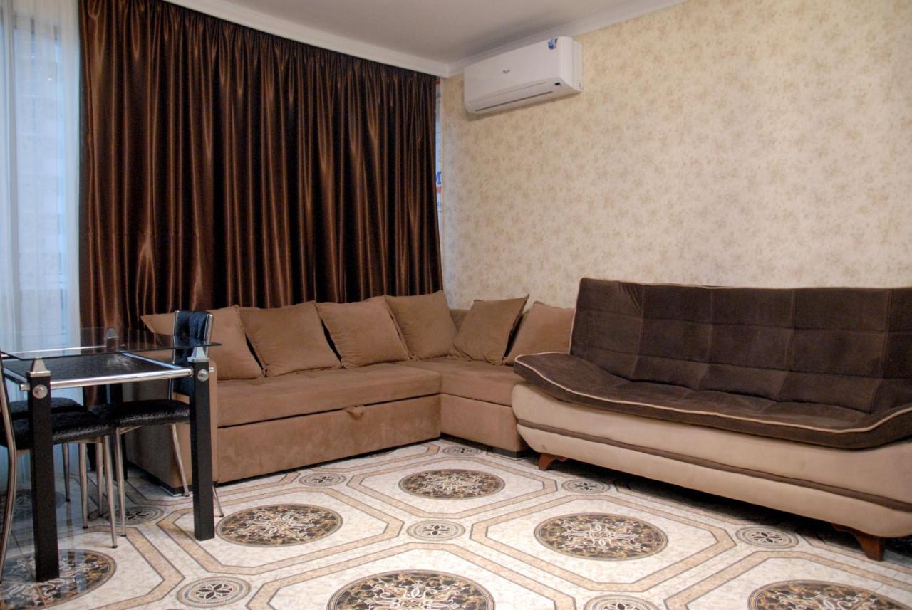 Apart Hotel Luxor Batumi Exterior photo
