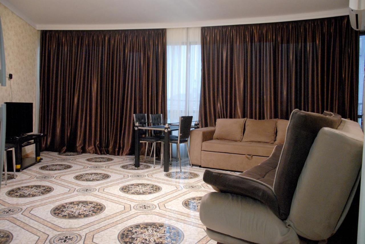 Apart Hotel Luxor Batumi Exterior photo