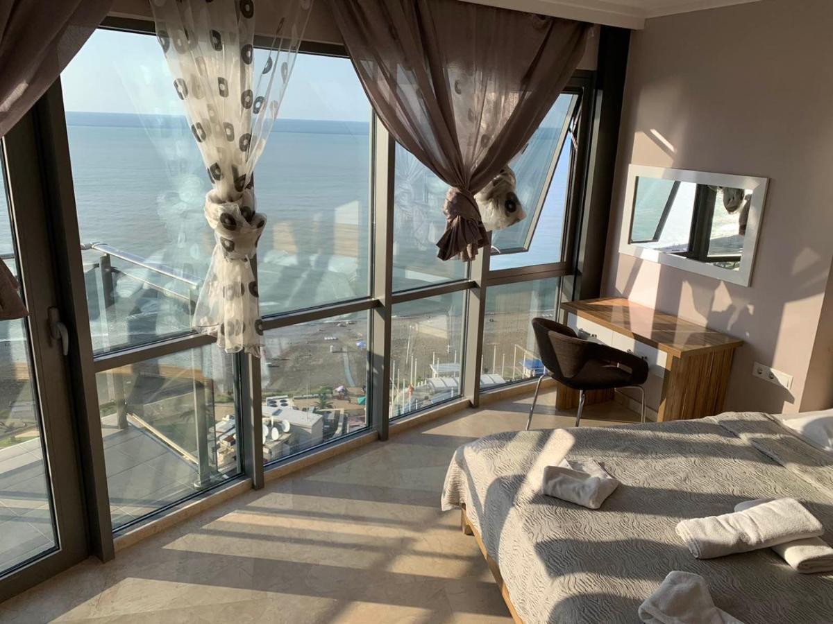 Apart Hotel Luxor Batumi Exterior photo